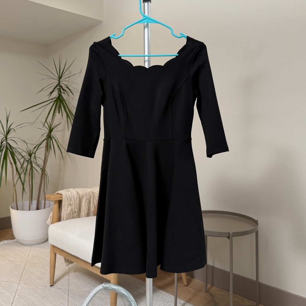Women’s | Lulus Black Scalloped Skater Dress Half Sleeve | Size Small